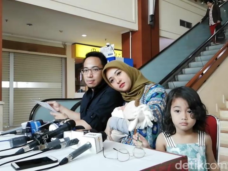 Cerita Anak Kedua Poppy Bunga Tak Bisa Minum ASI via Botol Cerita Anak Kedua Poppy Bunga Tak Bisa Minum ASI via Botol