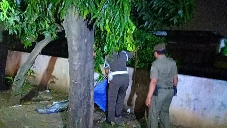 Satpol PP Amankan 10 PSK yang Mangkal di Jembatan Genit Jakbar Satpol PP Amankan 10 PSK yang Mangkal di Jembatan Genit Jakbar