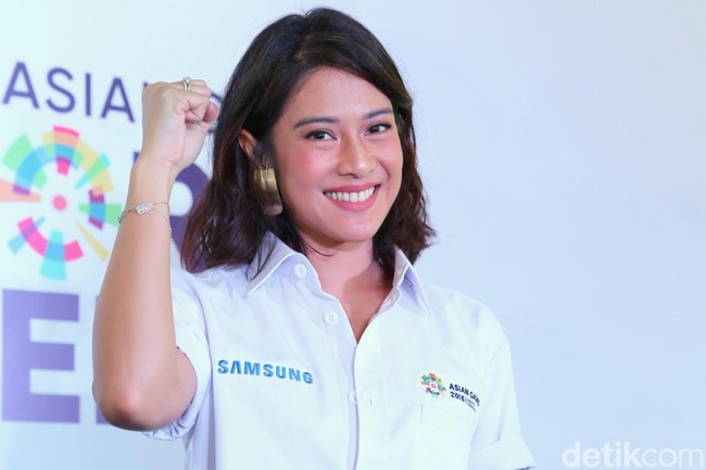 Siapa yang sangka bila Dian Sastrowardoyo adalah cucu dari Prof. Mr. Sunario Sastrowardoyo, salah satu tokoh dalam masa pergerakan kemerdekaan Indonesia. Ia aktif dalam dua peristiwa yang menjadi tonggak sejarah nasional, yakni Manifesto 1925 dan Kongres Pemuda II. (Foto: Ismail/detikHOT)