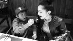 Cantiknya Pose Angel Karamoy Saat Ngeteh dan Ngopi di Eropa