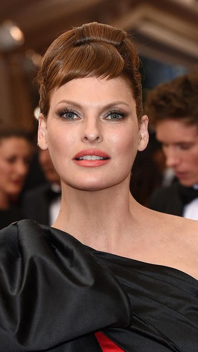 Serum seharga sekitar Rp 2 jutaan itu mampu memudarkan flek-flek hitam dan memberikan tampilan kulit yang lebih glowy.  Foto: Getty Images