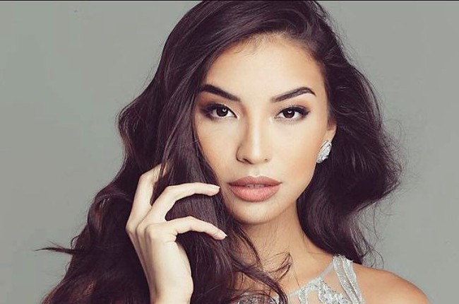 Bagaimana menurutmu dengan penampilan Manohara yang mengenakan makeup natural dengan perona bibir mauve ini? Foto: Instagram @manodelia