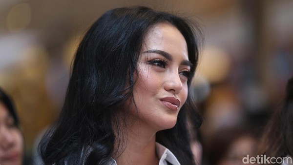Pesona Ririn Ekawati yang Makin Mesra dengan Ibnu Jamil