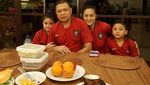 Gemas! Gaya Makan Si Keriting Amora Putri Krisdayanti dan Raul Lemos