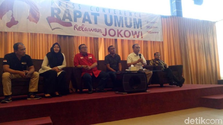Relawan Jokowi Rapat Umum Militan Menang di Sentul 4 Agustus Relawan Jokowi Rapat Umum Militan Menang di Sentul 4 Agustus