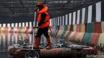 Sampah di Kali Sentiong Dibersihkan
