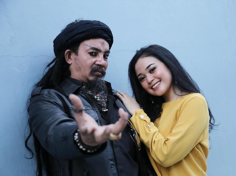 Kagumi Sang Ayah, Putri Limbad Ingin Masuk Dunia Entertainment Kagumi Sang Ayah, Putri Limbad Ingin Masuk Dunia Entertainment
