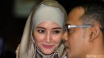 Momen Inneke Koesherawati Dampingi Fahmi yang Kini Diamankan KPK