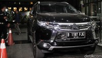  Mobil Mitsubishi Pajero Sport Dakkar tampak baru dengan Plat Nomor B 1187 FJG 