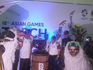 Di Bondowoso, Kirab Obor Asian Games 2018 Disambut Hujan Deras