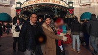 Sebelum kasus korupsi menjerat suaminya itu, Inneke sempat mengunggah foto kebersamaan mereka dan anak-anak.
