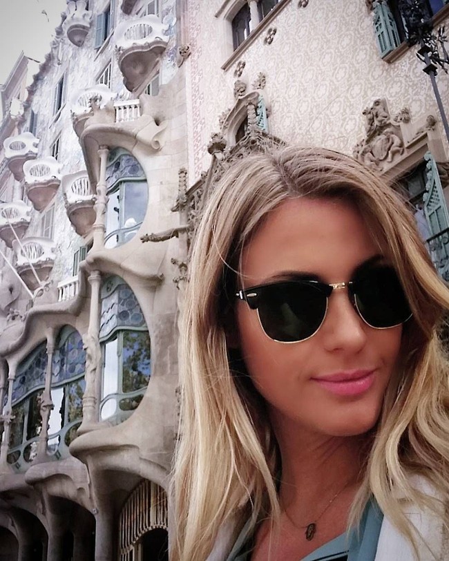 Senyuman manis Sara. (Foto: Instagram)