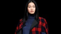 Memulai karir dari dunia modelling. Jesslyn Lim kini mencoba karir baru dengan menjadi presenter. Ia pun terlihat tengah mencicip makanan enak. Foto: Instagram/@jessquads