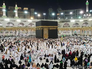 Jemaah Diingatkan Kerjakan Umrah Wajib Tak Berdekatan Waktu Salat