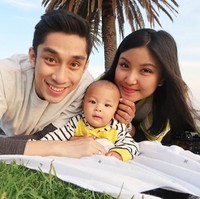 Puteri Indonesia 2008 Zivanna Letisha menikah dengan Haries Argareza Harahap pada 2016. Setelah menikah, keduanya harus menjalani hubungan jarak jauh karena sang suami bekerja di Jepang. Lalu pada November 2017 keduanya dikaruniai seorang putra. Foto: Dok. Instagram