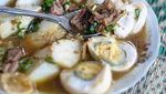 Enak Mantap! Sarapan Kupat Gule yang Gurih-gurih Manis