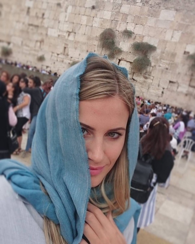 Bagaimana menurutmu dengan penampilan si pilot cantik ini? (Foto: Instagram)