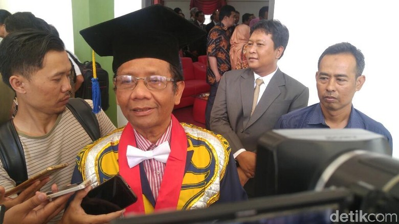 Kata Mahfud MD yang Tak Mau Ge-Er Jadi Kandidat Cawapres Jokowi Kata Mahfud MD yang Tak Mau Ge-Er Jadi Kandidat Cawapres Jokowi