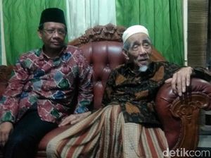 Begini Pesan Mbah Moen tentang Nama-nama Kandidat Cawapres Jokowi