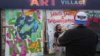 Di We The Fest 2018, ada Art Village yang bisa dijadikan lokasi untuk berkesenian. Foto: Asep Syaifullah