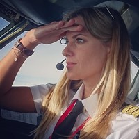 Parasnya yang menawan ini pun jadi perhatian tersendiri dan membuat Sara banyak dikagumi oleh netizen terutama pria. (Foto: Instagram)