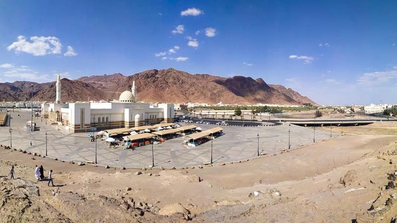 Unduh 7000 Koleksi Gambar Gunung Uhud Dari Atas Terbaik Gratis HD