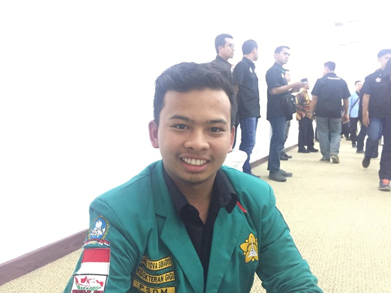 Gembiranya Naufal Dapat Beasiswa karena Hafal Alquran 30 Juz Gembiranya Naufal Dapat Beasiswa karena Hafal Alquran 30 Juz