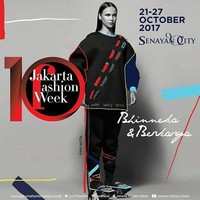 Model bernama lengkap Rizkho Maulida Bustomi ini pernah terpilih sebagai The Face Of Jakarta Fashion Week 2018. (Foto: Instagram/@ikobustomi)