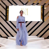 Selain itu, Iko juga kerap melenggang di catwalk fashion show desainer Tanah Air. (Foto: Instagram/@ikobustomi)