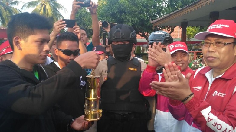 Pawai Obor Asian Games 2018 Sampai di Situbondo Pawai Obor Asian Games 2018 Sampai di Situbondo
