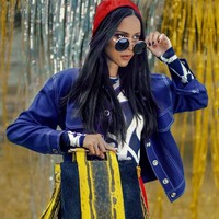 Dunia modeling sebenarnya bukan sesuatu yang baru bagi perempuan 22 tahun ini. Sosoknya sudah sering menghiasi di berbagai halaman majalah mode Tanah Air sebagai model. (Foto: Instagram/@ikobustomi)