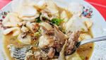 Enak Mantap! Sarapan Kupat Gule yang Gurih-gurih Manis