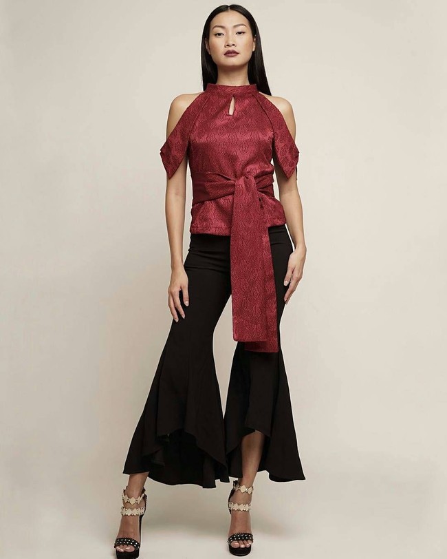 Jesslyn juga punya desainer favorit. Dari mancanegara, ada Raf Simons dan Alexander Wang. Di Tanah Air, ia mengagumi Hian Tjen dan Mel Ahyar. Foto: Instagram/@jessquads