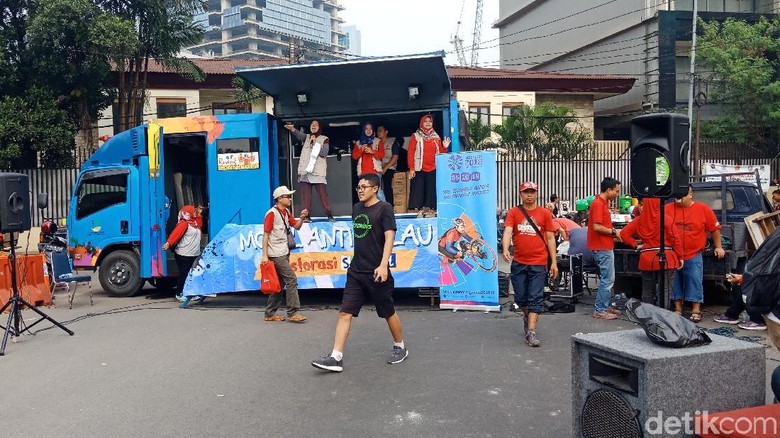 Tampung Curhat, Ada Mobil Anti Galau di CFD Tampung Curhat, Ada Mobil Anti Galau di CFD