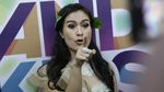 Iis Dahlia Cuek Meski Di-bully Netizen