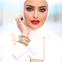 Lebih parahnya mereka dapat libur sehari setiap minggu. Apa yang tersisa? Jujur dengan kontrak baru ini, aku tidak mau menerima pembantu Filipina. Dia hanya bekerja enam hari seminggu dan mendapat empat hari libur setiap bulan, tambah selebgram dengan lebih dari 2 juta pengikut itu. Foto: Instagram @sondos_aq