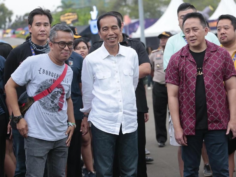 Aksi White Shoes & the Couples Company Ditonton Joko Widodo Aksi White Shoes & the Couples Company Ditonton Joko Widodo