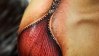 Seolah kulitnya bisa dibuka. Foto: Istimewa