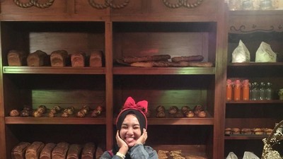 Lucunya Ekspresi Fatin Shidqia Saat Makan Es Krim dan Kulineran