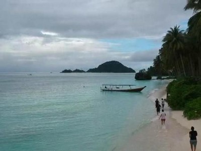 Surga Tersembunyi di Perbatasan Sulawesi Tengah dan Tenggara Surga Tersembunyi di Perbatasan Sulawesi Tengah dan Tenggara