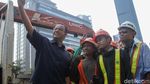 Gaya Anies Tinjau Revitalisasi Trotoar di Sudirman-Thamrin