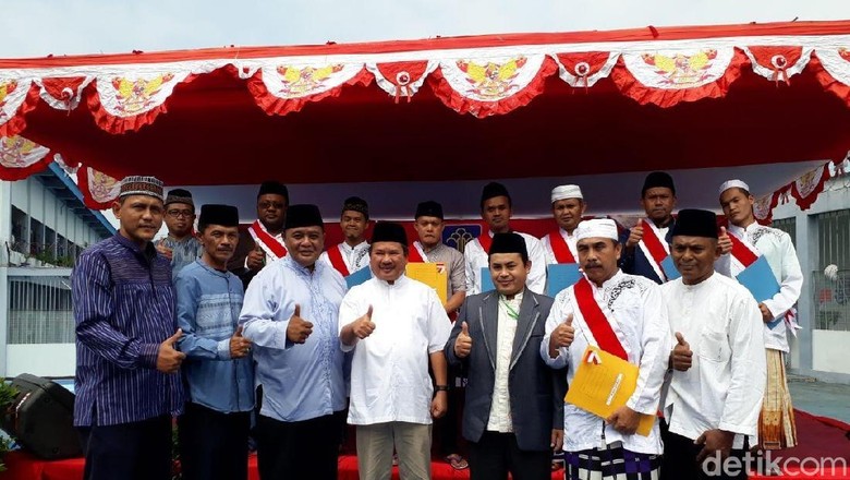 Ketika Ratusan Warga Binaan Lapas Garut Jadi Santri Ketika Ratusan Warga Binaan Lapas Garut Jadi Santri