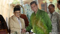 Saifuddin tiba di kediaman Habibie, Jalam Patra Kuningan, Jakarta Selatan, Minggu (22/7/2018) sekitar 16.05 WIB.