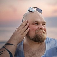 Gayanya yang kocak ini pun menghibur banyak netizen. Foto: Facebook Vodolazky