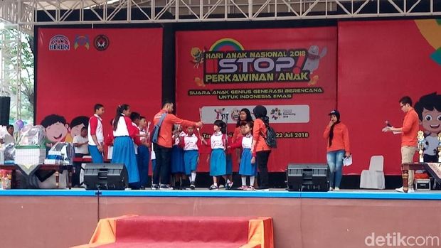 Ratusan Anak Deklarasi Setop Perkawinan Dini di TMII