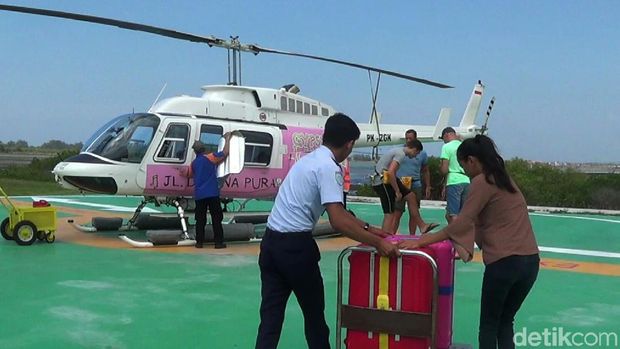 Penyeberangan Tutup, Helikopter Laris Disewa Wisatawan di Bali