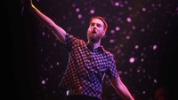 Honne mengawali penampilannya dengan ‘Forget Me Not’. Foto: Pradita Utama/detikHOT