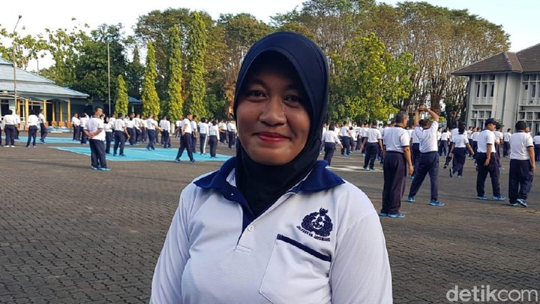 Cerita Mantan Atlet Dayung Sambut Obor Asian Games di Makassar Cerita Mantan Atlet Dayung Sambut Obor Asian Games di Makassar