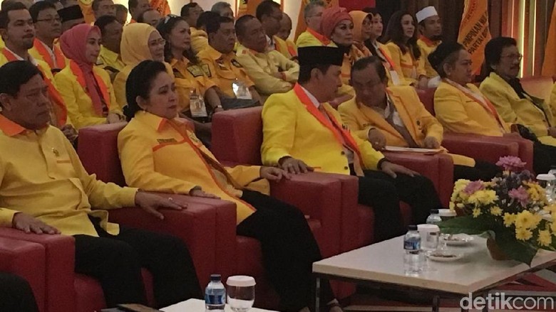 Keluarga Cendana Hadiri Pelatihan Caleg Partai Berkarya Keluarga Cendana Hadiri Pelatihan Caleg Partai Berkarya