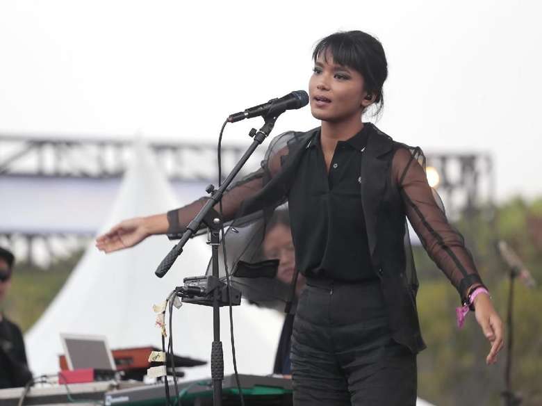Santai Sore Bersama Rayssa Dynta di We The Fest 2018 Santai Sore Bersama Rayssa Dynta di We The Fest 2018